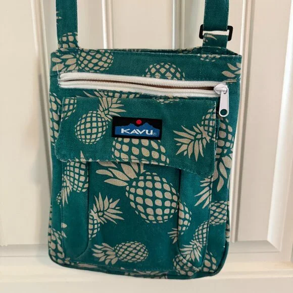 KAVU Go Time Crossbody Bag – Pineapple Print - Picture 1 of 4